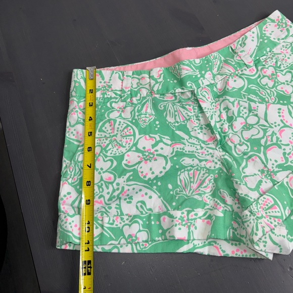 Lilly Pulitzer Women’s Barclay Short in Glenda Green Beach Bash - Picture 6 of 8